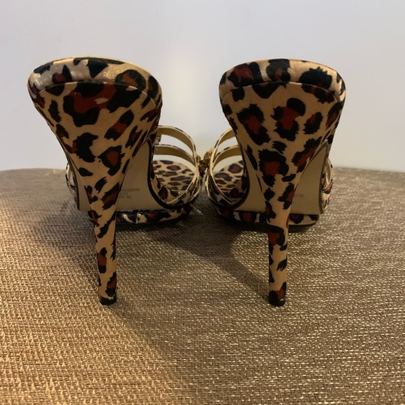 Frederick’s of Hollywood Animal Print Heels - Picture 5 of 12